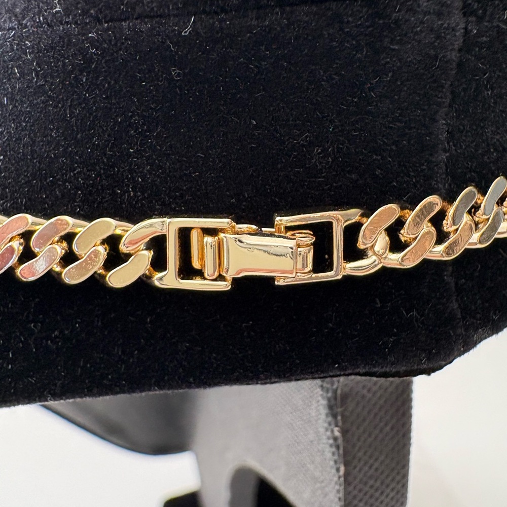 Gold Chain Necklace - Picture 4 of 4